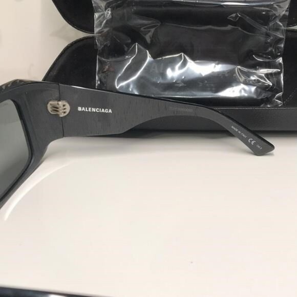 New Authentic Balenciaga BB0002S 003 Grey/Silver Mirror Shield Sunglasses - Picture 3 of 16